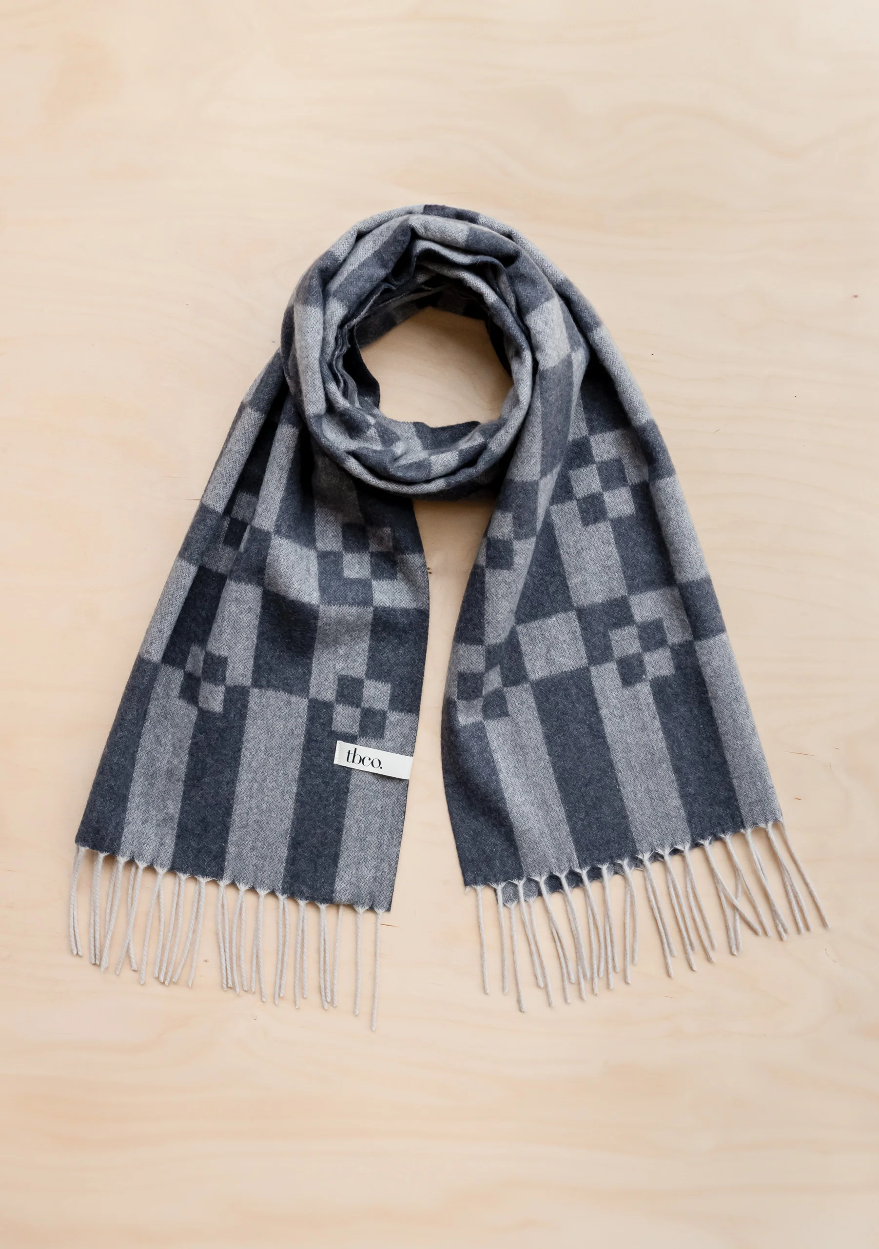 Cashmere & Merino Oversized Scarf in Charcoal Geometric Block - Image 3