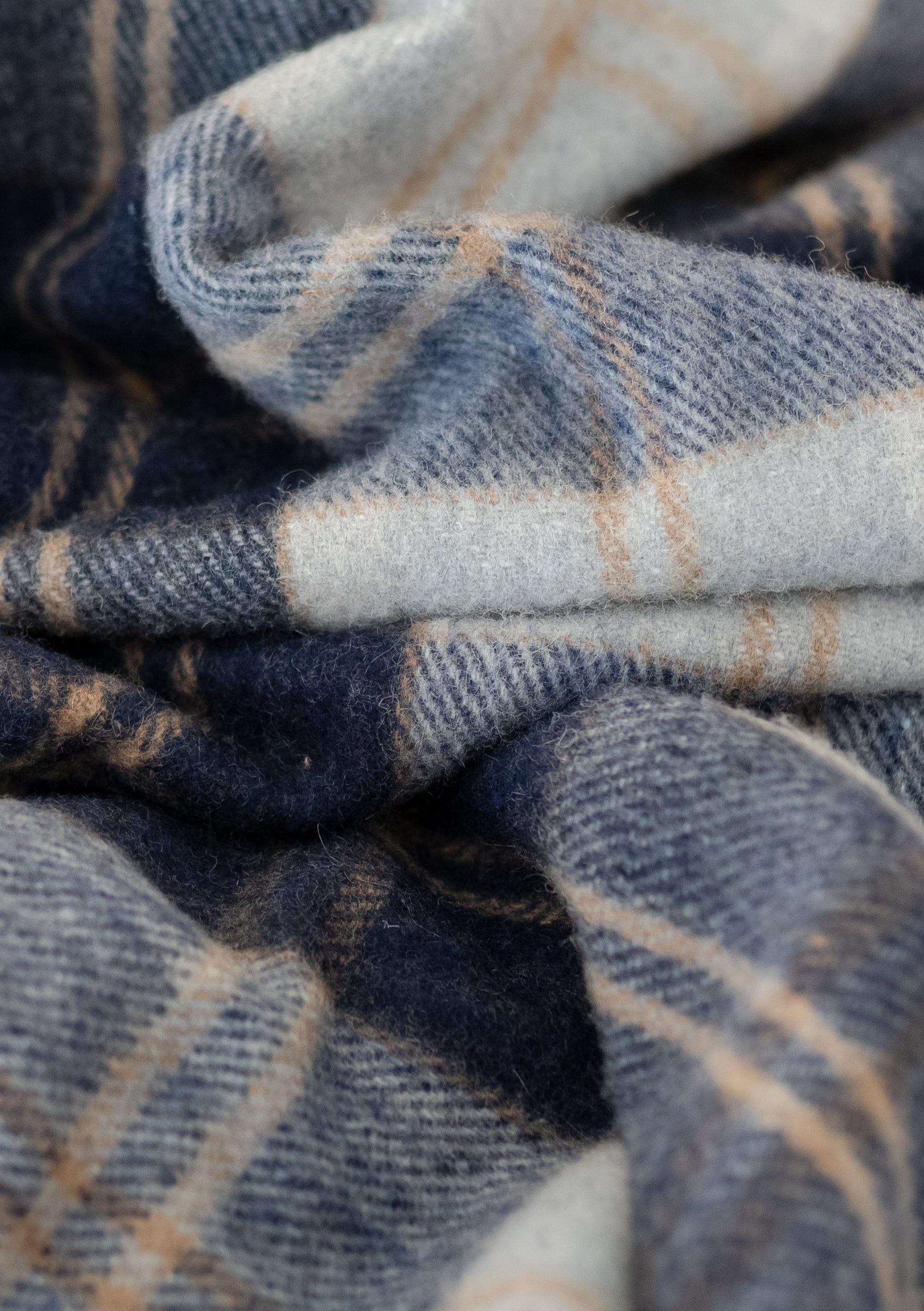 Classic Recycled Wool Picnic Blanket in Bannockbane Silver Tartan - Image 3