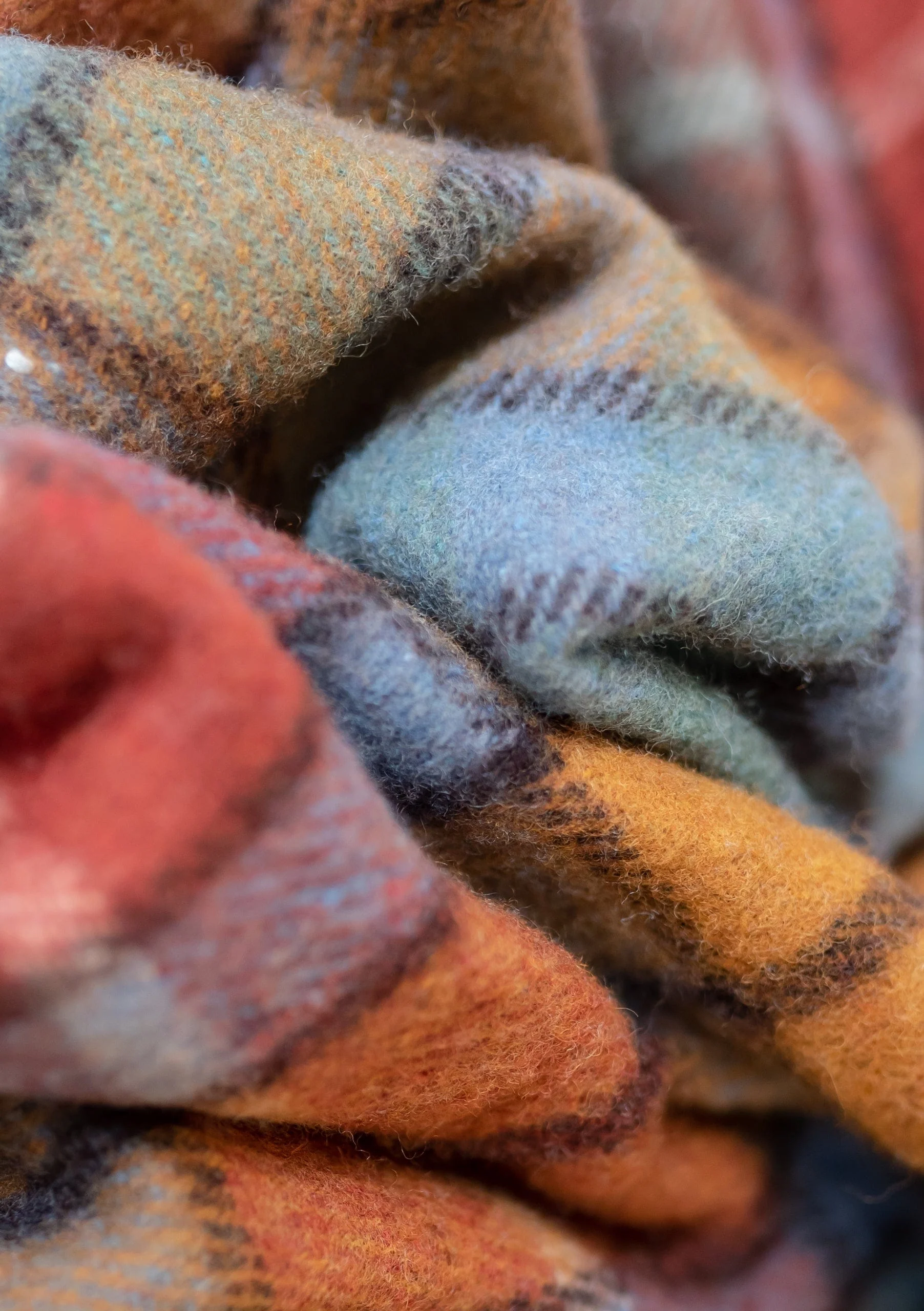Water Resistant Recycled Wool Picnic Blanket in Buchanan Antique Tartan - Image 5