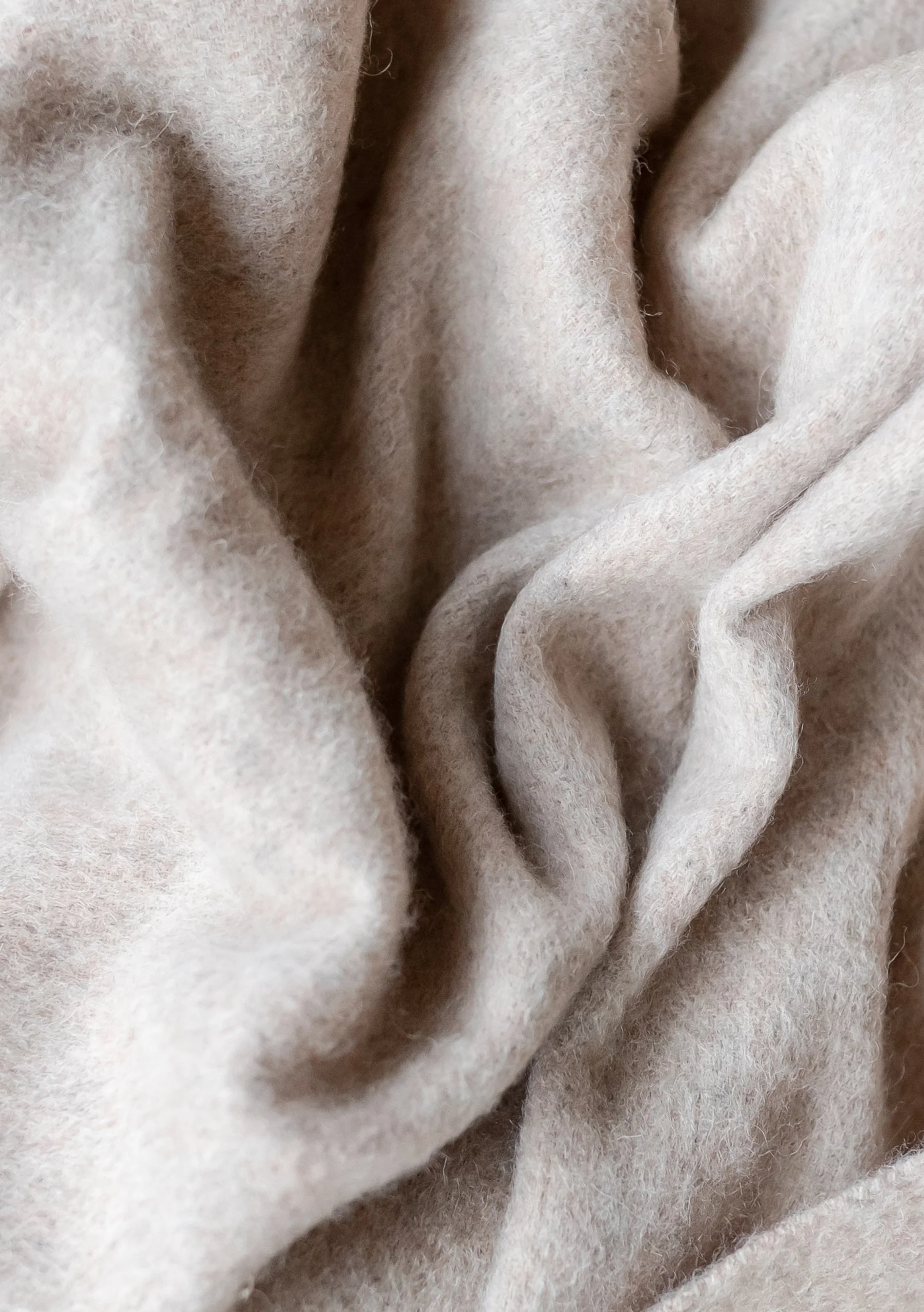 Lambswool Scarf in Oatmeal Melange - Image 3