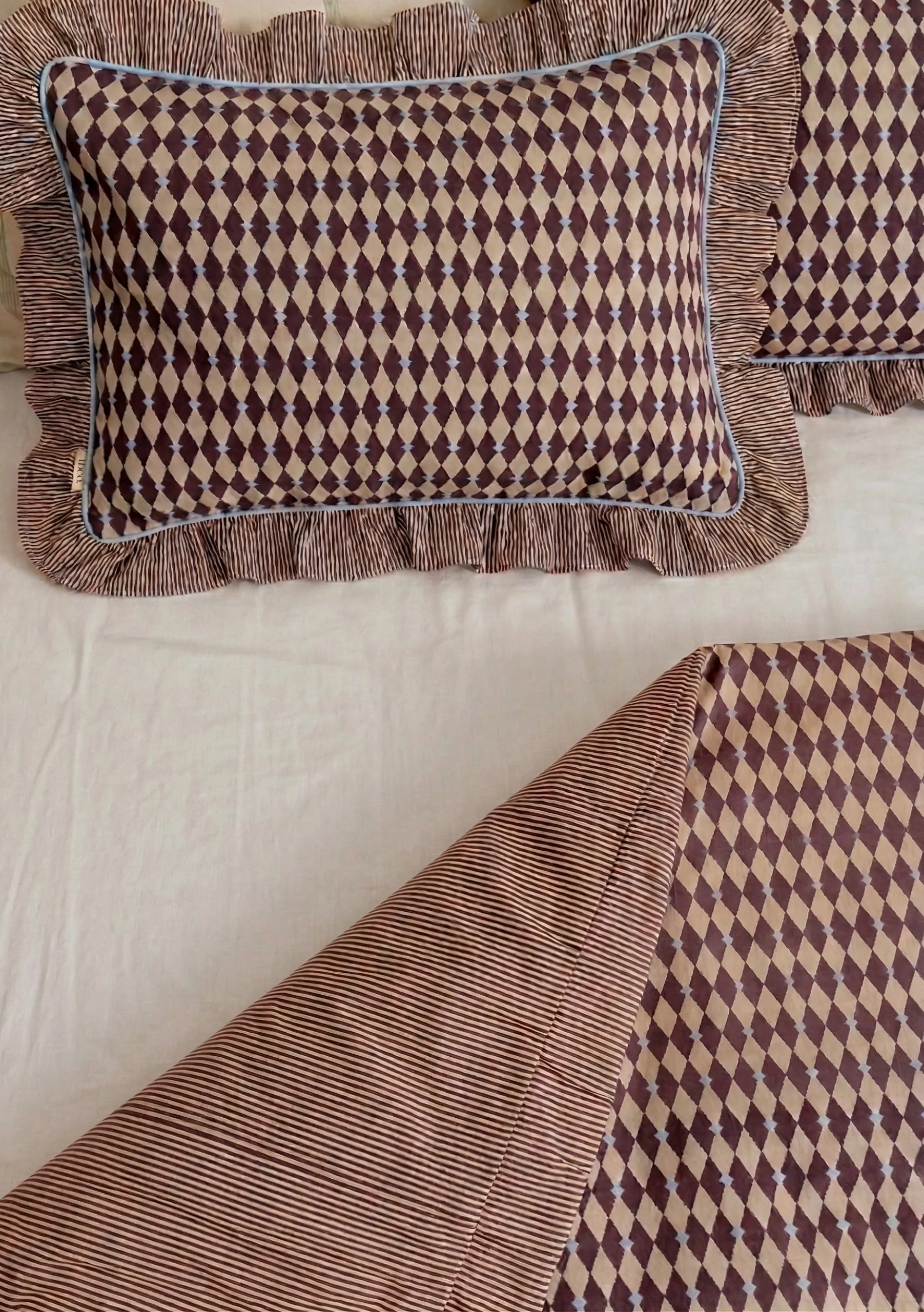 Pair of Cotton Pillowcases in Camel Harlequin - Image 3