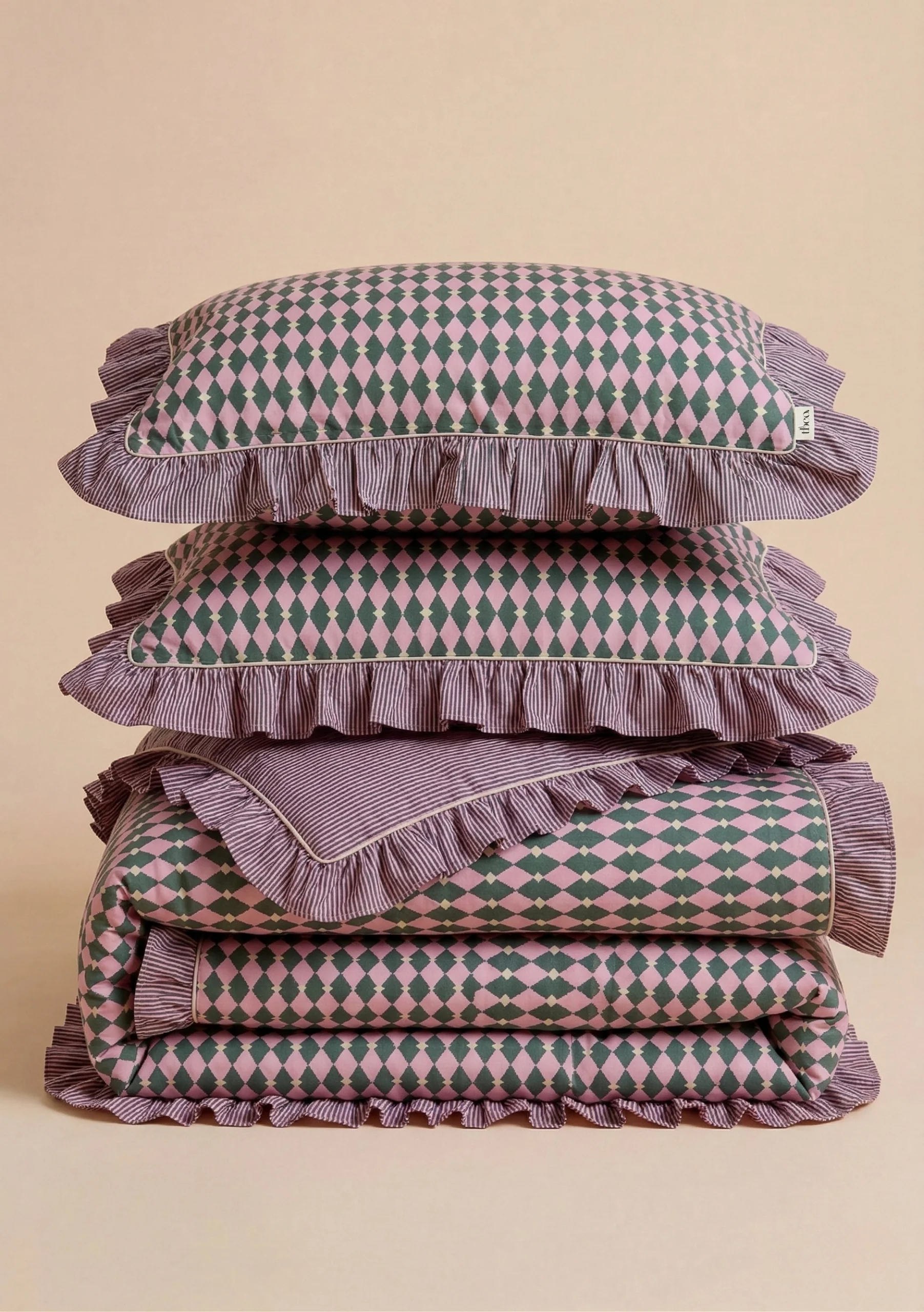 Pair of Cotton Pillowcases in Pink Harlequin - Image 4