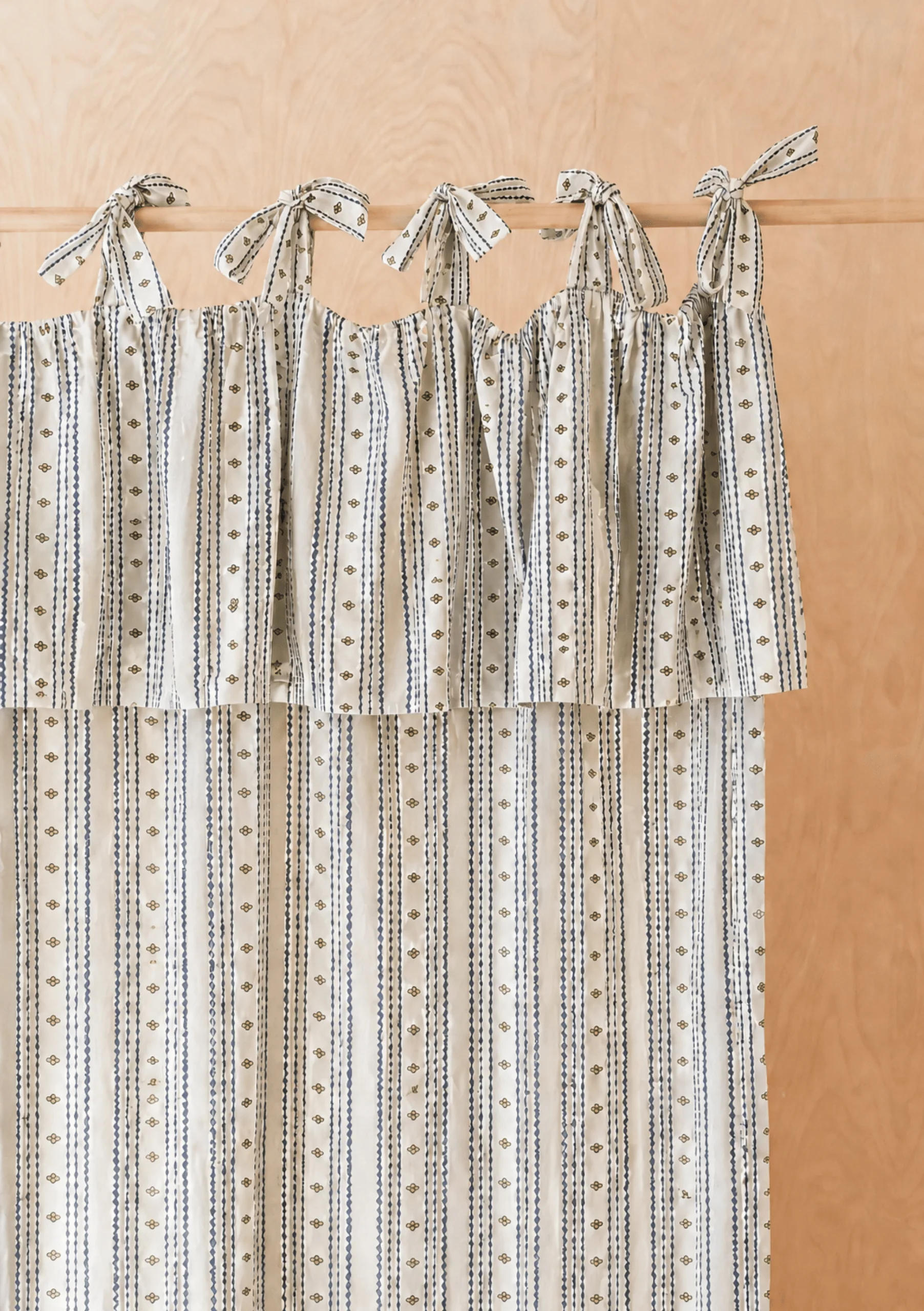 Pair of Cotton Tie-Top Curtains in Navy Ditsy Floral - Image 2